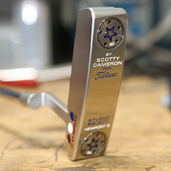 奥巴马的礼物Scotty Cameron 推杆, Ping 发球木 和 Callaway 挖起杆