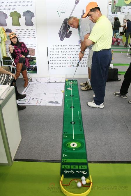 2009高尔夫球博览会开幕 Titleist展区