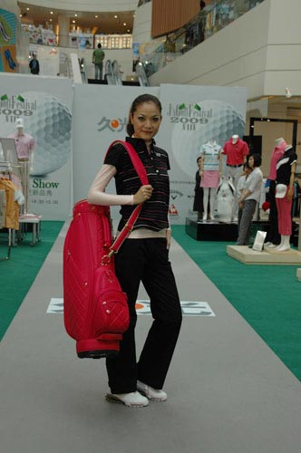 2009美津浓服装新品 颜色搭配闪耀现场