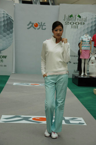 2009美津浓服装新品 颜色搭配闪耀现场