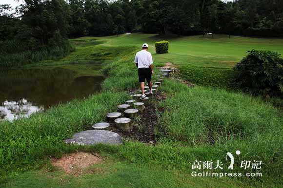 图文-百天打百佳活动之深圳九龙山 蓝tee开球