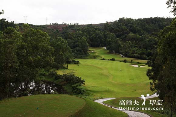 图文-百天打百佳活动之深圳九龙山 蓝tee开球