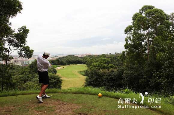 图文-百天打百佳活动之深圳九龙山 蓝tee开球