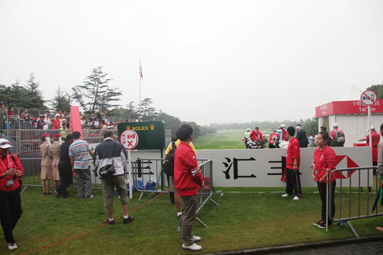 汇丰赛次轮上午阴天无雨 观众稀少小麦最受关注