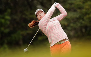 LPGA美津浓赛上田桃子领先 冯珊珊叶莉英均交67杆