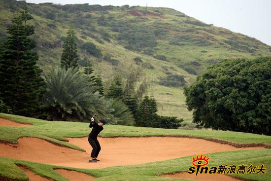 LPGA揭幕战SBS公开赛第一轮 落入庞大沙坑